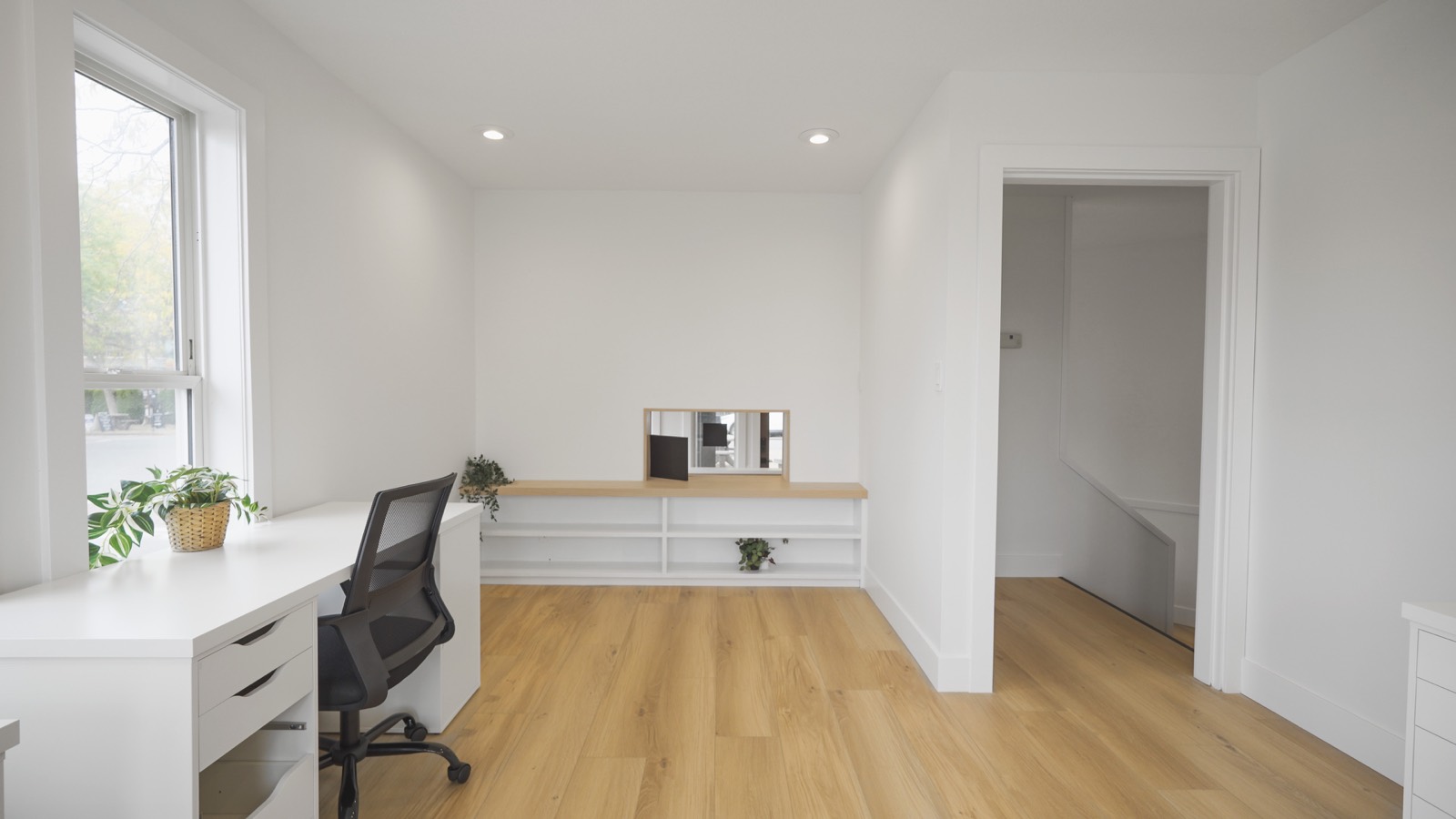 RE/MAX Professionals office fit-out detail 2